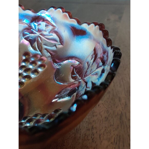 DUGAN FENTON CARNIVAL GLASS GRAPES & LEAVES PATTERN BOWL DISH AMETHYST RED 6.5" - Picture 4 of 10